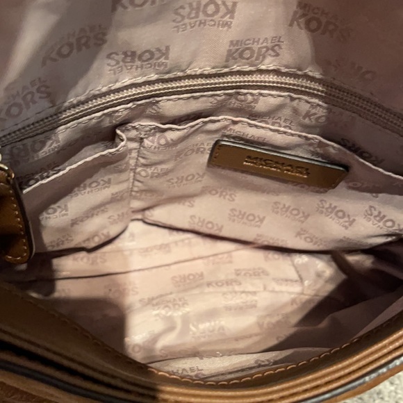 Michael Kors Suede shoulder bag - Picture 6 of 12